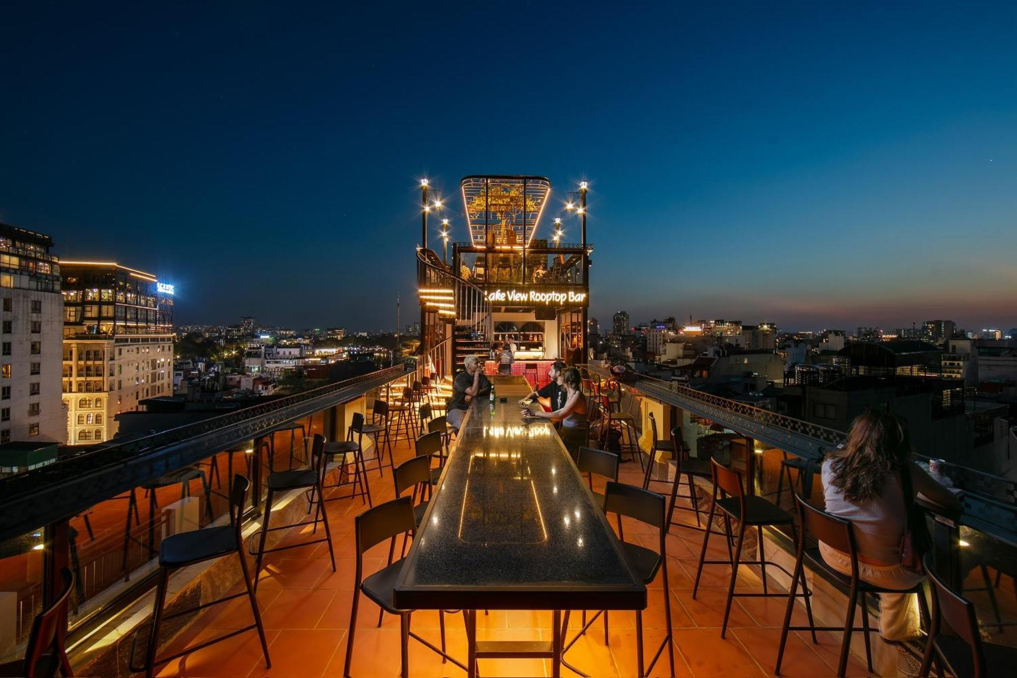 Lakeview Backpackers Hostel & Rooftop Bar Hanoi Exterior photo