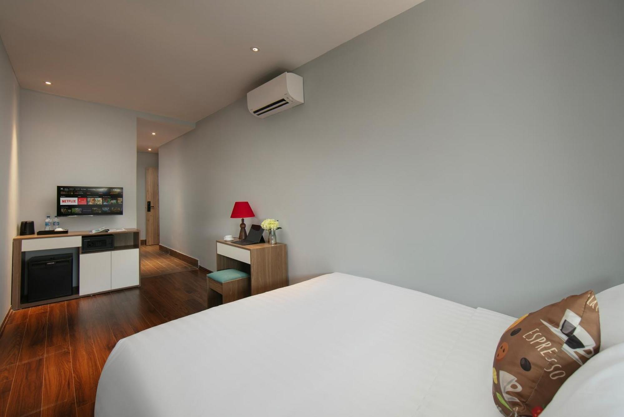 Lakeview Backpackers Hostel & Rooftop Bar Hanoi Exterior photo