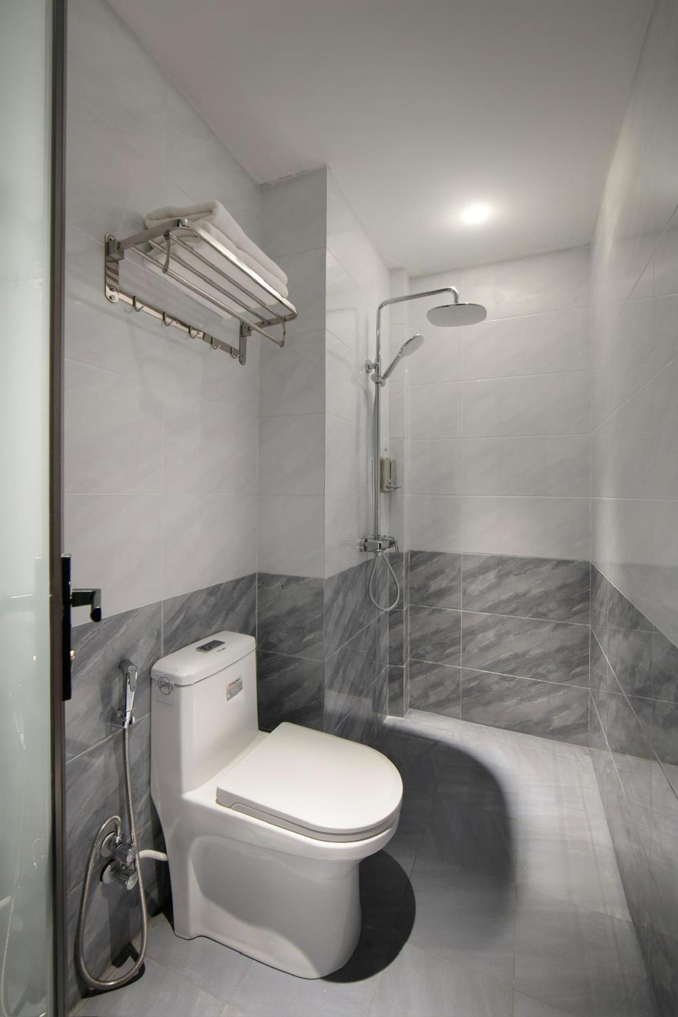 Lakeview Backpackers Hostel & Rooftop Bar Hanoi Exterior photo