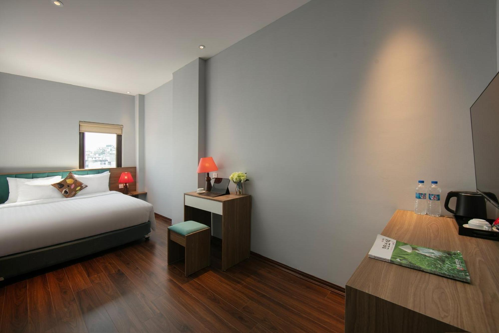 Lakeview Backpackers Hostel & Rooftop Bar Hanoi Exterior photo