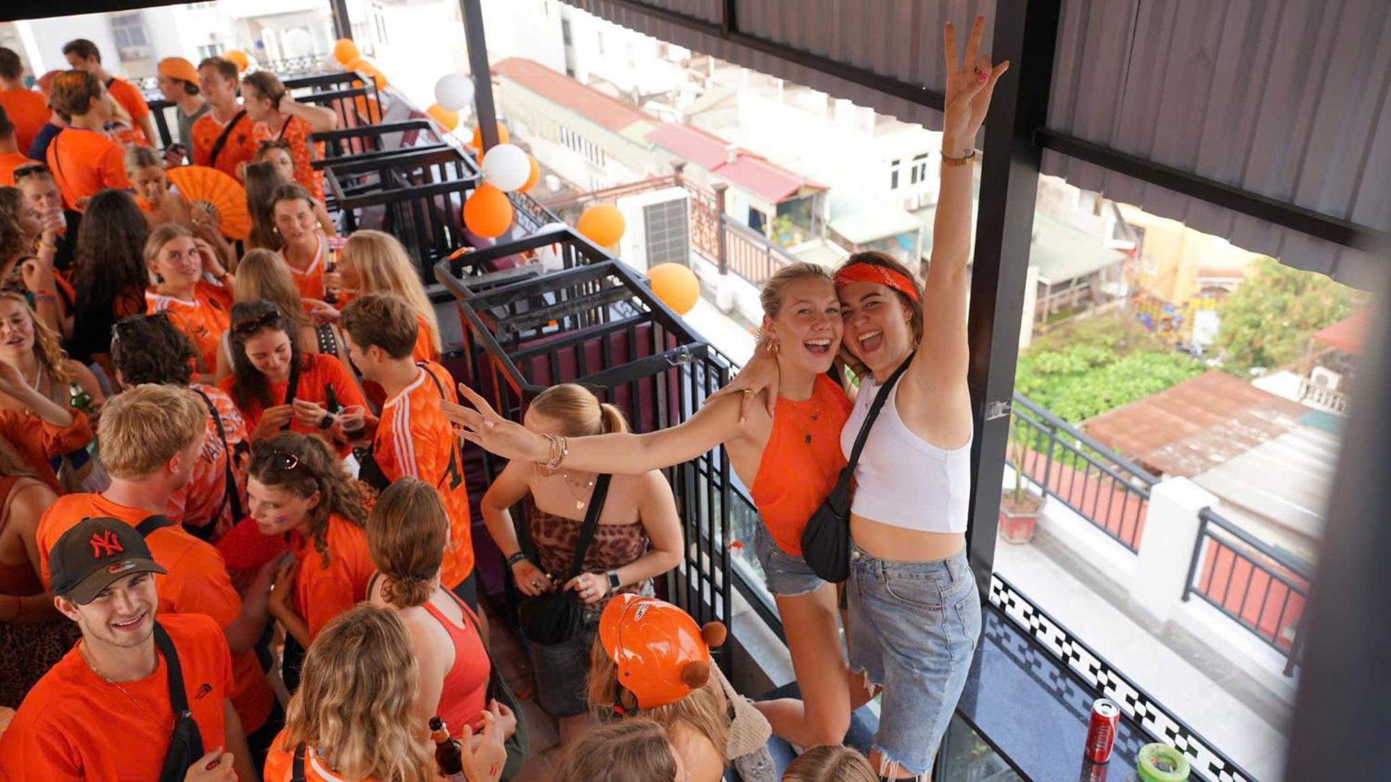 Lakeview Backpackers Hostel & Rooftop Bar Hanoi Exterior photo